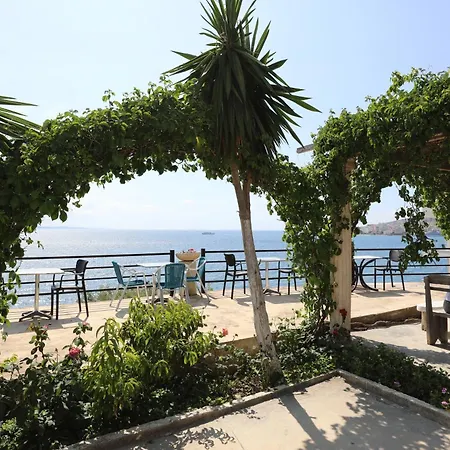 Romario Guest house 3*