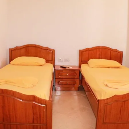 Romario Guest house Sarande